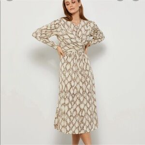BCBG Max Azria snake print wrap dress size M, EUC SUPER FLATTERING!